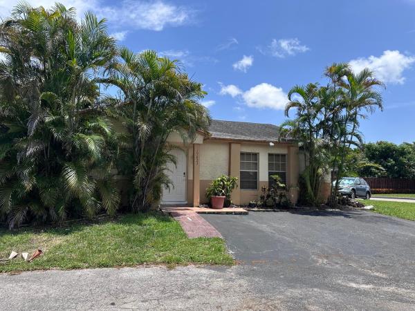 19823 NW 64th Pl, Hialeah, Florida 33015, image 1