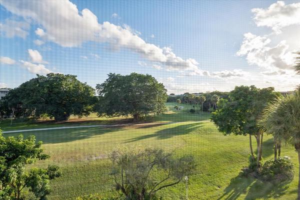 Vizcaya Towers At Palm-Aire, 4112 W Palm Aire Dr #124A, Pompano Beach, Florida 33069, image 3