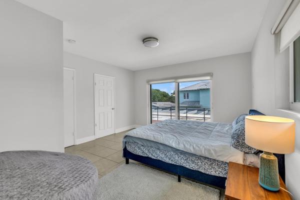 Lighthouse Point Residential, 2812 NE 27th St, Lighthouse Point, Florida 33064, image 3