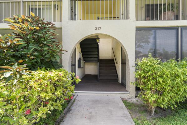 Pine Ridge South 3, 317 Knotty Pine Cir #D-2, Greenacres, Florida 33463, image 1