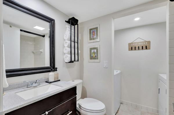 Lakewood Of Palm Springs, 99 Lake Arbor Dr, Palm Springs, Florida 33461, image 2