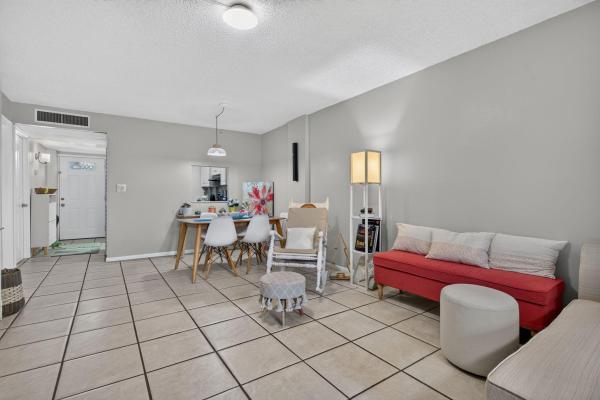 Royal Park, 118 Royal Park Dr #1F, Oakland Park, Florida 33309, image 2