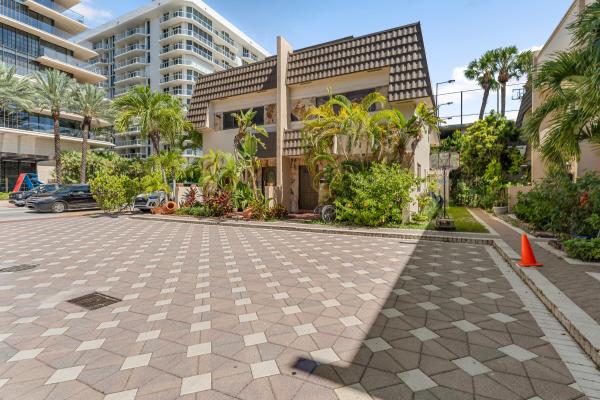 Surfside Villas, 8956 Collins Ave #4, Surfside, Florida 33154, image 2