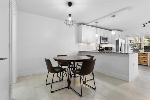 Stamford At Royal Palm Beach, 18 Amherst Ct #D, Royal Palm Beach, Florida 33411, image 2