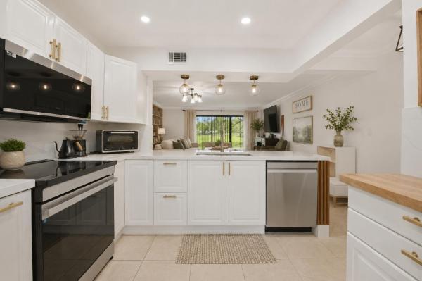 371 W Park Dr #1-17, Unincorporated Dade County, Florida 33172, image 2