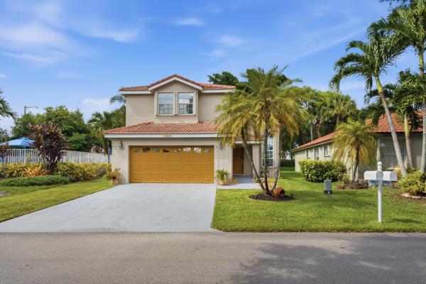 Bermuda Village At Silver Lakes, 18241 NW 8th St, Pembroke Pines, Florida 33029, image 2