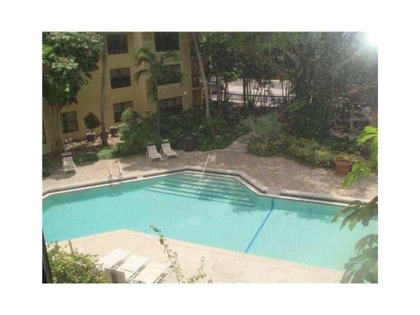 Palm-Aire Gardens, 4261 W Mcnab Rd #32, Pompano Beach, Florida 33069, image 2