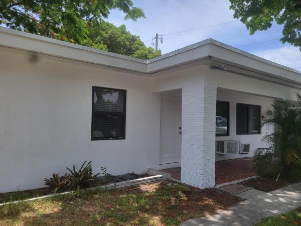 Poinciana Court Townhomes, 2101 SE 4th Ave, Fort Lauderdale, Florida 33316, image 1