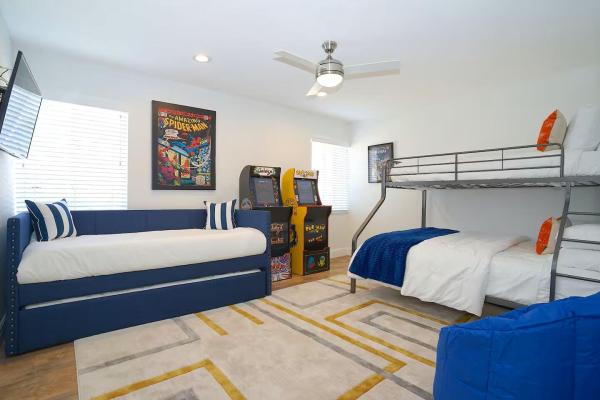 Pine Crest, 1000 NE 8th St, Pompano Beach, Florida 33060, image 3