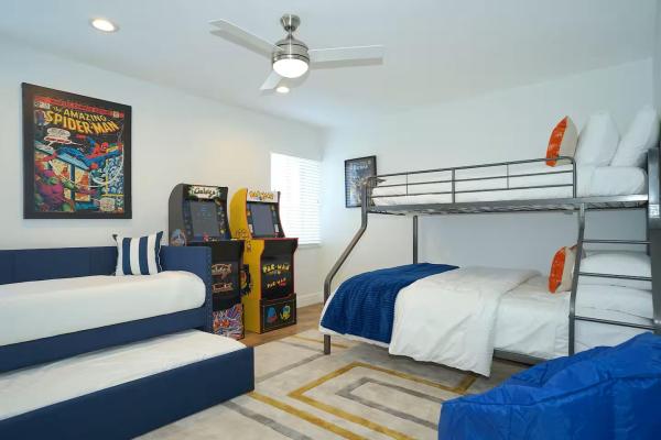 Pine Crest, 1000 NE 8th St, Pompano Beach, Florida 33060, image 1
