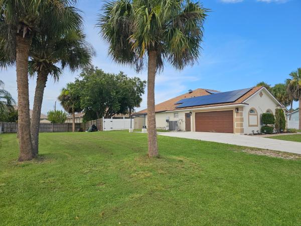Hidden Oaks, 1637 SW La Gorce Ave, Port St. Lucie, Florida 34953, image 3