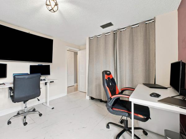 Le Chalet, 5396 Benjamin Ave, Boynton Beach, Florida 33472, image 3