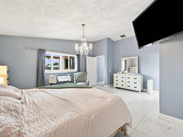 Le Chalet, 5396 Benjamin Ave, Boynton Beach, Florida 33472, image 2