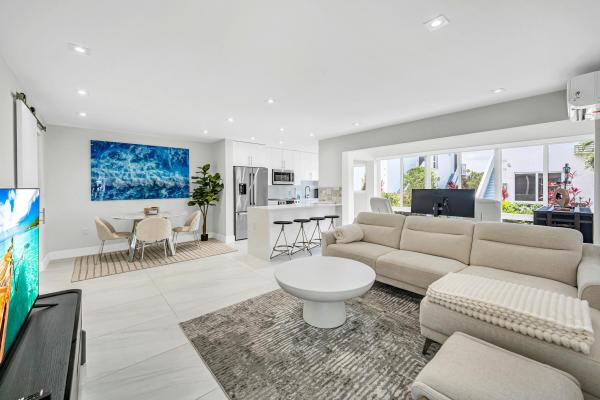 Fort Lauderdale Surf Club, 425 Bayshore Dr #15, Fort Lauderdale, Florida 33304, image 2