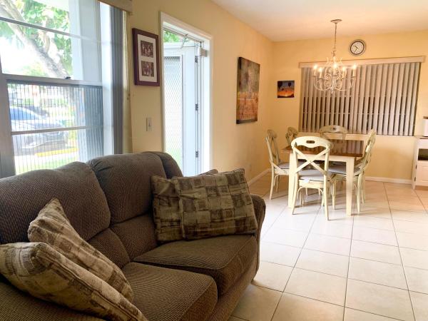 81 Kingswood E, West Palm Beach, Florida 33417, image 3