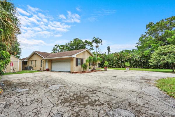 Square Lake, 4529 Square Lake Dr, Palm Beach Gardens, Florida 33418, image 2