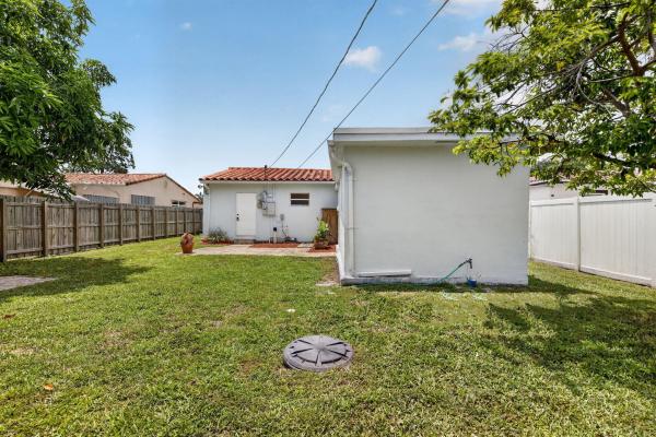 Hollywood Park, 2427 Harding St, Hollywood, Florida 33020, image 2