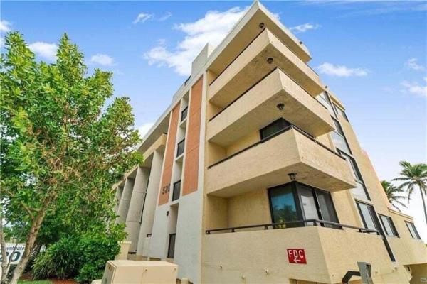 Ocean Townhouses, 520 N Ocean Blvd #2, Pompano Beach, Florida 33062, image 2