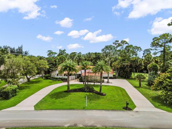 Pinewood Of Wellington, 13067 Doubletree Cir, Wellington, Florida 33414, image 2