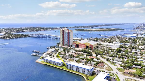 Wilshire West, 410 Wilma Cir #308, Riviera Beach, Florida 33404, image 2