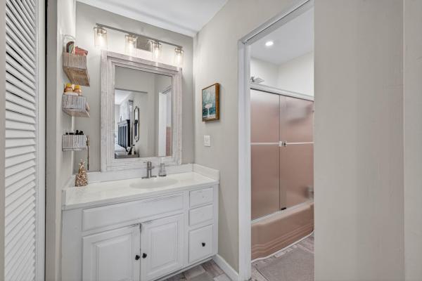 Coral Brook, 1570 NE 30th Pl, Oakland Park, Florida 33334, image 2