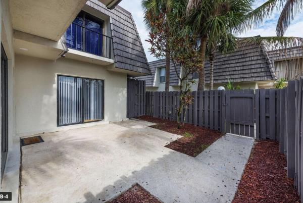 Woodstock Townhomes, 1761 N Congress Ave, West Palm Beach, Florida 33401, image 1