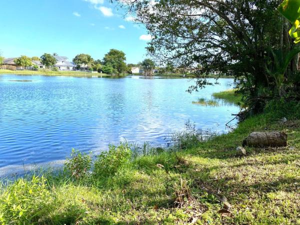 North Lauderdale Estates, 1301 SW 75th Ave, North Lauderdale, Florida 33068, image 3