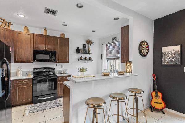 Tuscan Villas, 2851 W Prospect Rd #506, Tamarac, Florida 33309, image 2