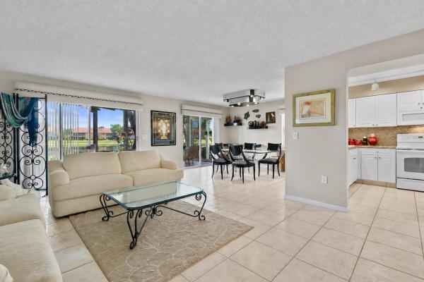 9927 Seacrest Cir #102, Boynton Beach, Florida 33437, image 3