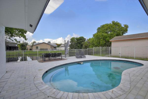 Bonaventure Lakes, 16709 SW 5th Ct, Weston, Florida 33326, image 2