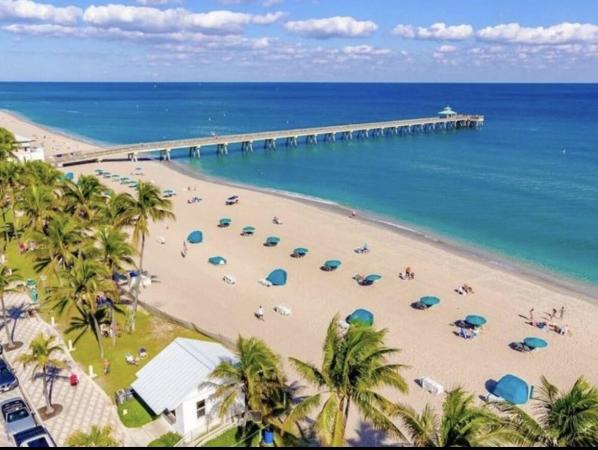 Crystal Lake Golf Villas, 4781 NW 13th Ave, Deerfield Beach, Florida 33064, image 3