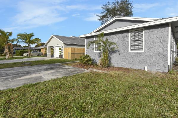 Atlantic Gardens Delray, 237 SW 11th Ave, Delray Beach, Florida 33444, image 3