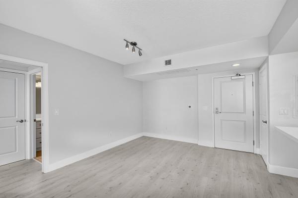 Metropolitan, 403 S Sapodilla Ave #409, West Palm Beach, Florida 33401, image 2