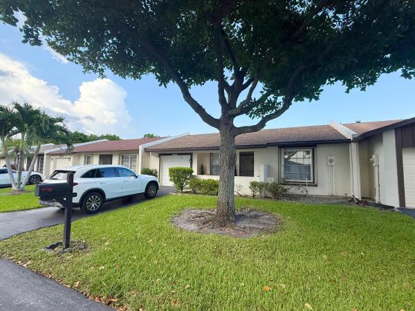 Laurel Oak At Las Verdes, 15860 Laurel Oak Cir, Delray Beach, Florida 33484, image 3