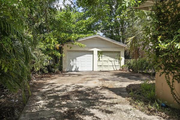 Club Estates, 799 Ivory Ln, Haverhill, Florida 33415, image 2