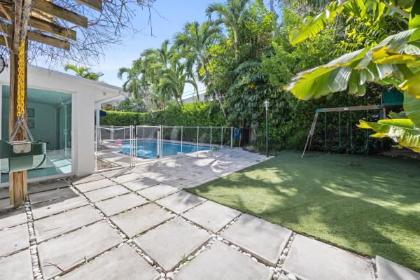 Biscayne Key Estates, 630 Allendale Rd, Key Biscayne, Florida 33149, image 1