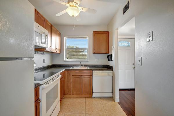 Sunrise Lakes 2, 8225 Sunrise Lakes Blvd #303, Sunrise, Florida 33322, image 2