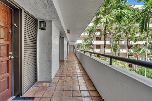 La Residence, 23200 Camino Del Mar #304, Boca Raton, Florida 33433, image 1