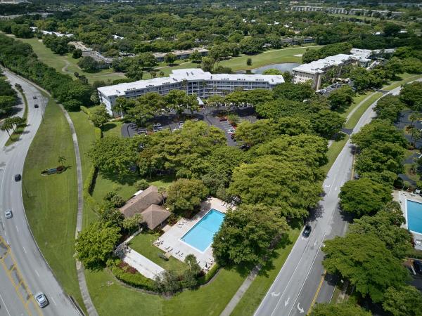 Palm-Aire Country Club 10, 4020 W Palm Aire Dr #106, Pompano Beach, Florida 33069, image 1