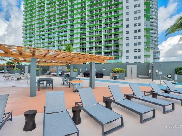 Opera Tower, 1750 N Bayshore Dr #2403, Miami, Florida 33132, image 1