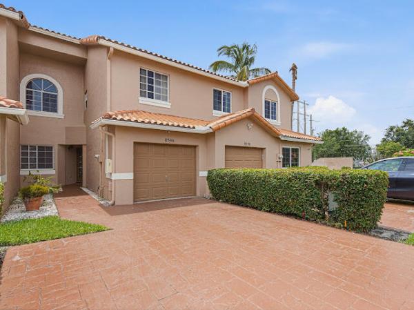 Shangri-La At Woodmont, 8596 Jade Dr, Tamarac, Florida 33321, image 3