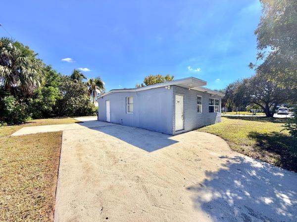 Broward Manor, 205 NW 33rd Ave, Lauderhill, Florida 33311, image 2