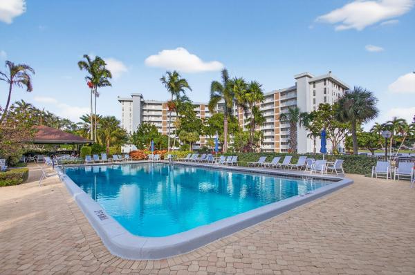Palm-Aire Country Club 4, 2940 N Course Dr #903, Pompano Beach, Florida 33069, image 2