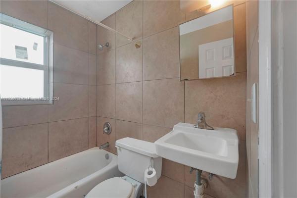 Raders, 628 SW 4th St #1, Belle Glade, Florida 33430, image 3