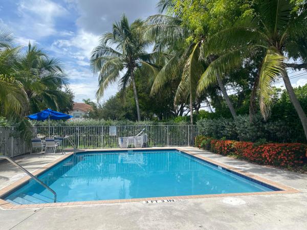 Southgate At Nob Hill, 8214 Prestige Commons Dr, Tamarac, Florida 33321, image 2