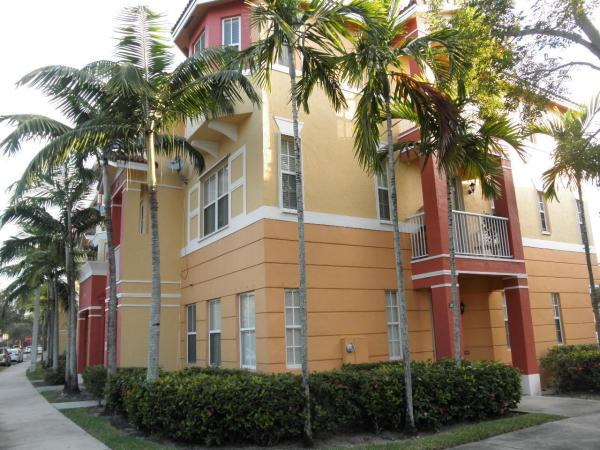 Shoma Townhomes At Royal Palm Beach, 3002 Shoma Dr, Royal Palm Beach, Florida 33414, image 3