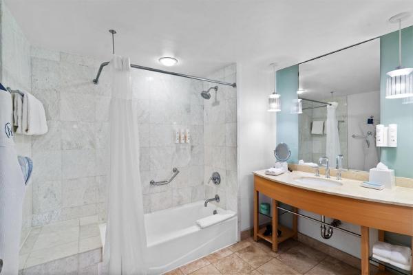 Marenas Resort, 18683 Collins Ave #1403, Sunny Isles Beach, Florida 33160, image 1