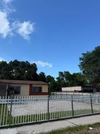 Miami Modern Manors, 621 NW 185th St, Miami Gardens, Florida 33169, image 2
