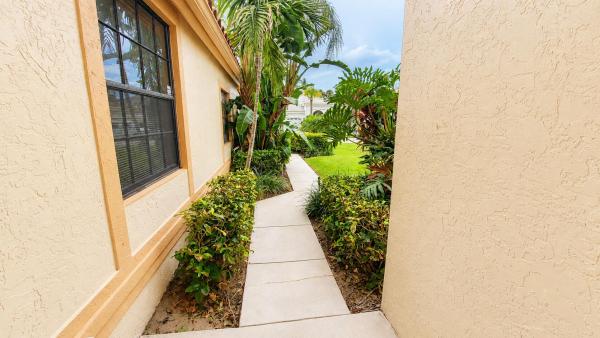 Lexington Lakes, 10139 Lexington Cir N, Boynton Beach, Florida 33436, image 3