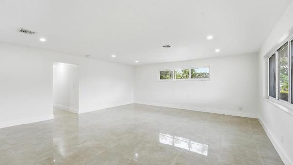 21020 Highland Lakes Blvd, Unincorporated Dade County, Florida 33179, image 3
